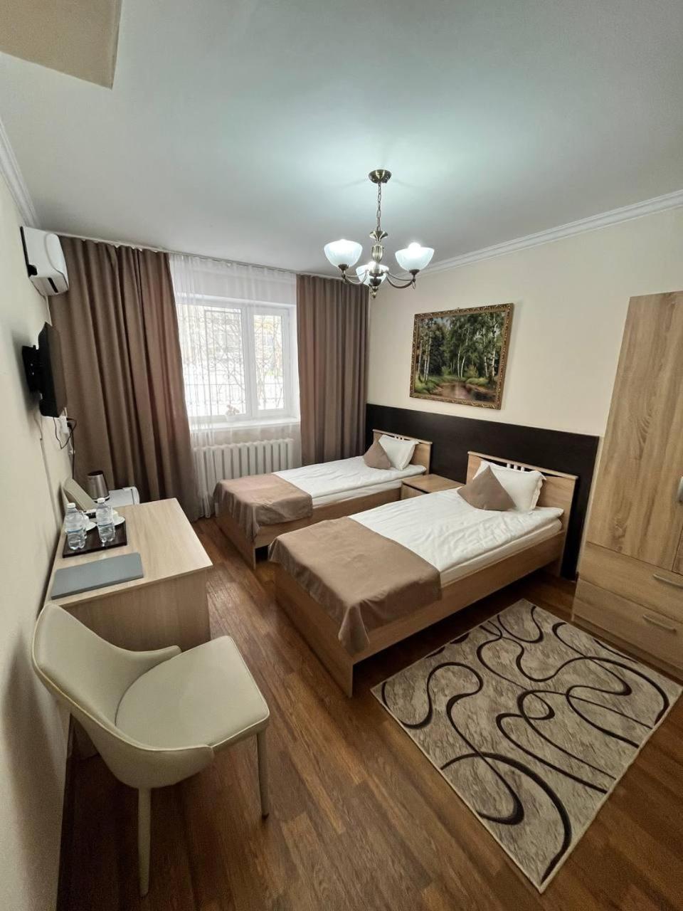 Skif Hotel Astana Buitenkant foto